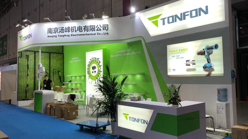 膨胀螺丝在墙体裂缝修复中的承重安全解析